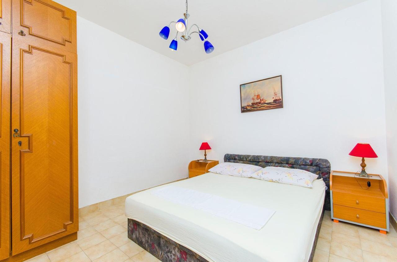 Apartments By The Sea Pisak, Omis - 2802 Kültér fotó