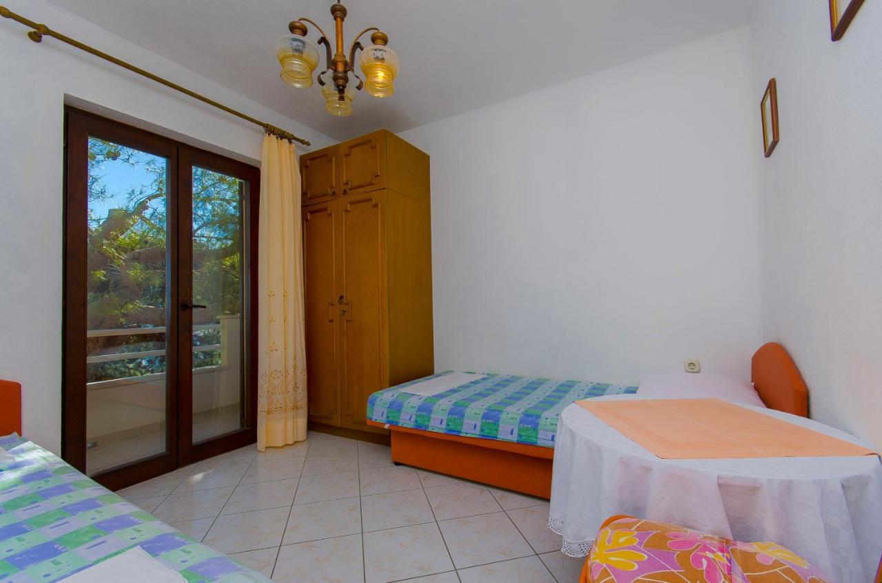 Apartments By The Sea Pisak, Omis - 2802 Kültér fotó
