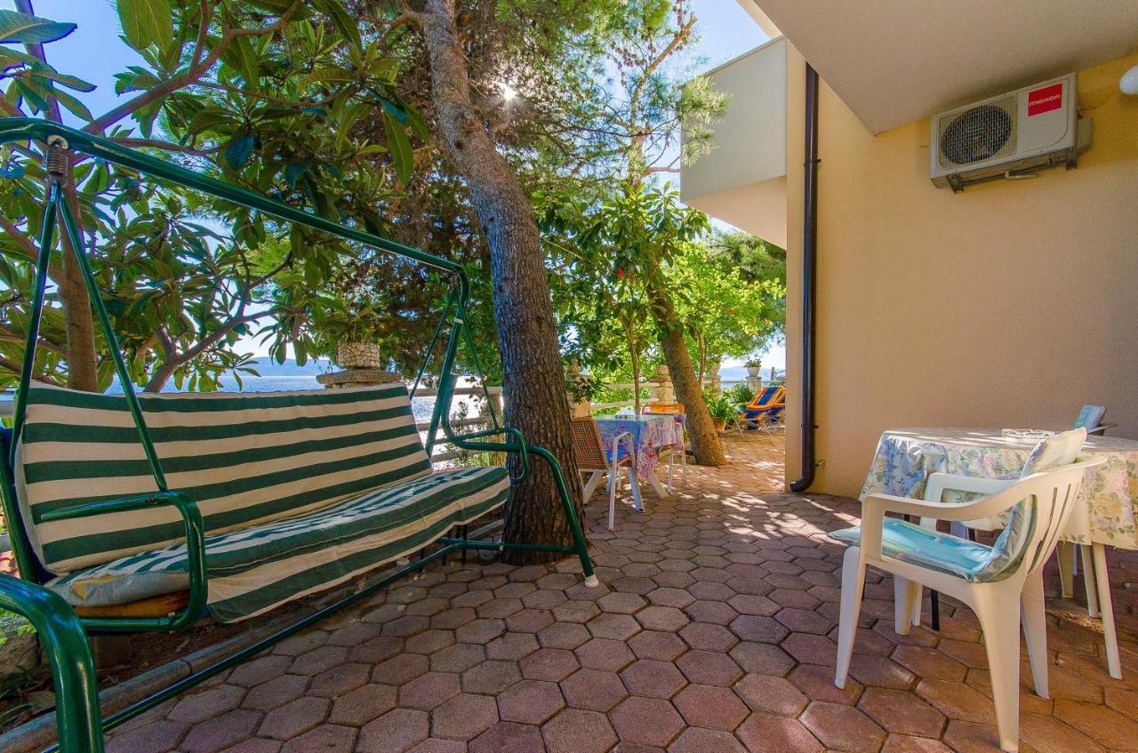 Apartments By The Sea Pisak, Omis - 2802 Kültér fotó